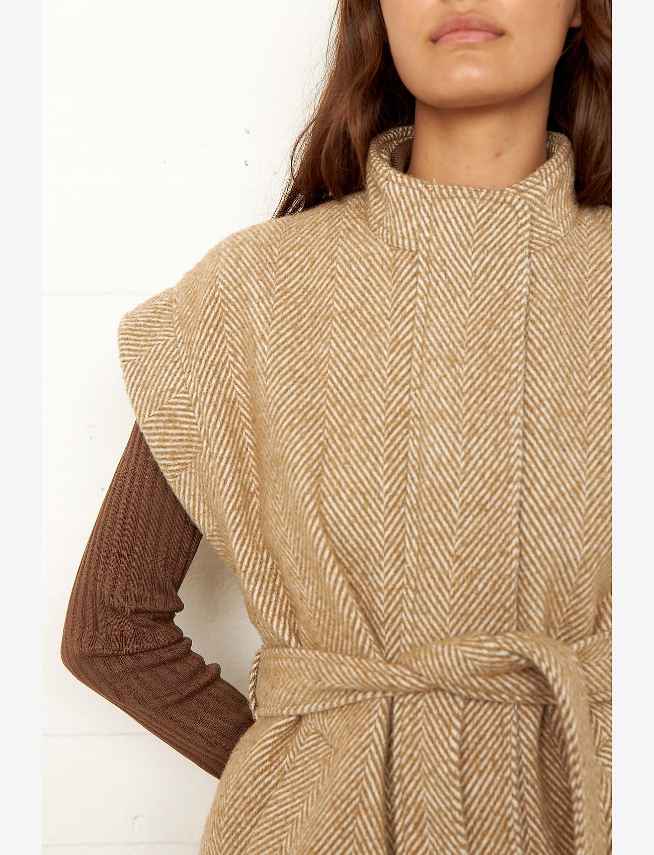 Second Female - Cakile Waistcoat - kangaroo - 3