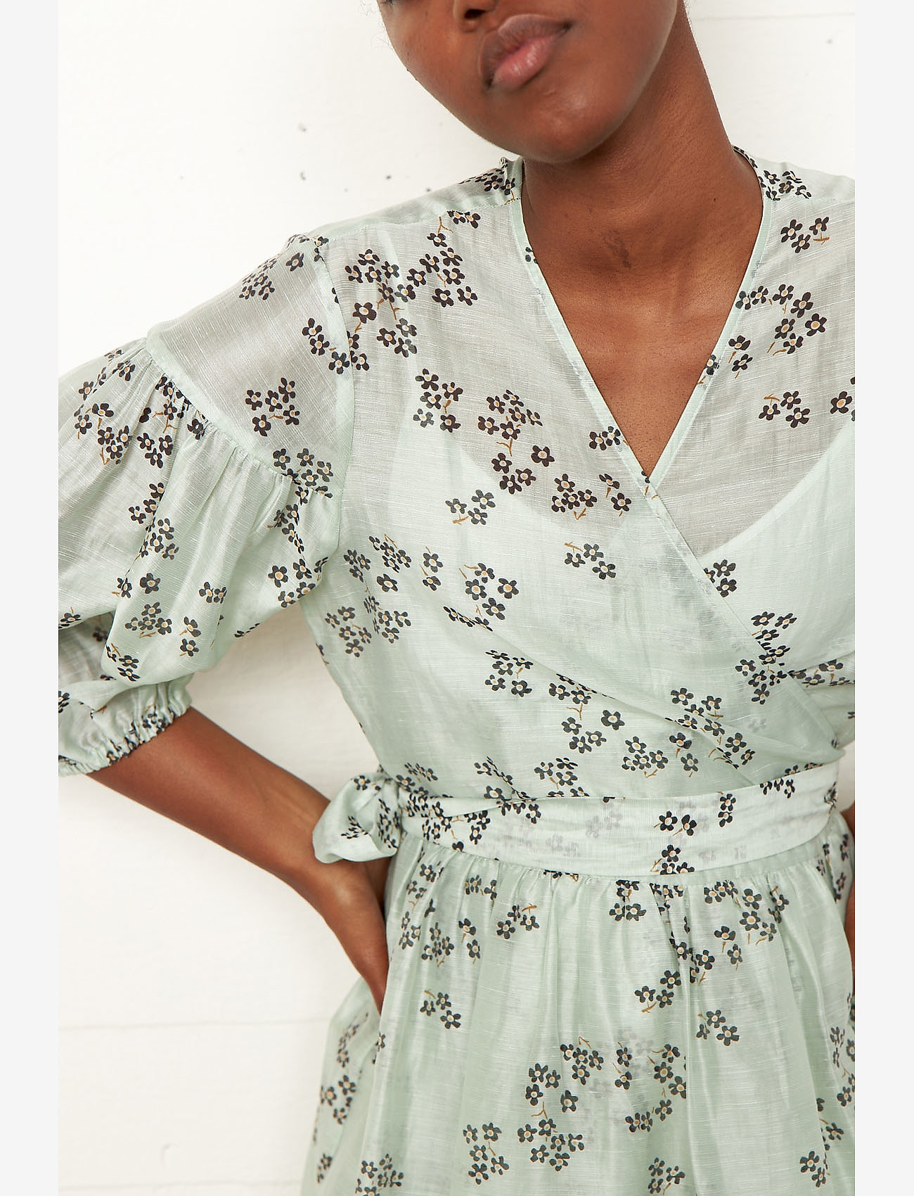 Second Female - Davida Wrap Dress - slå-om-kjoler - surf spray - 3