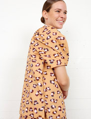Second Female - Kalma Blouse - short-sleeved blouses - pastry shell - 4