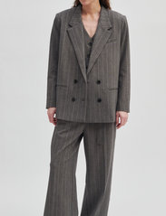 Second Female - Piya Blazer - odzież imprezowa w cenach outletowych - dark grey melange - 2