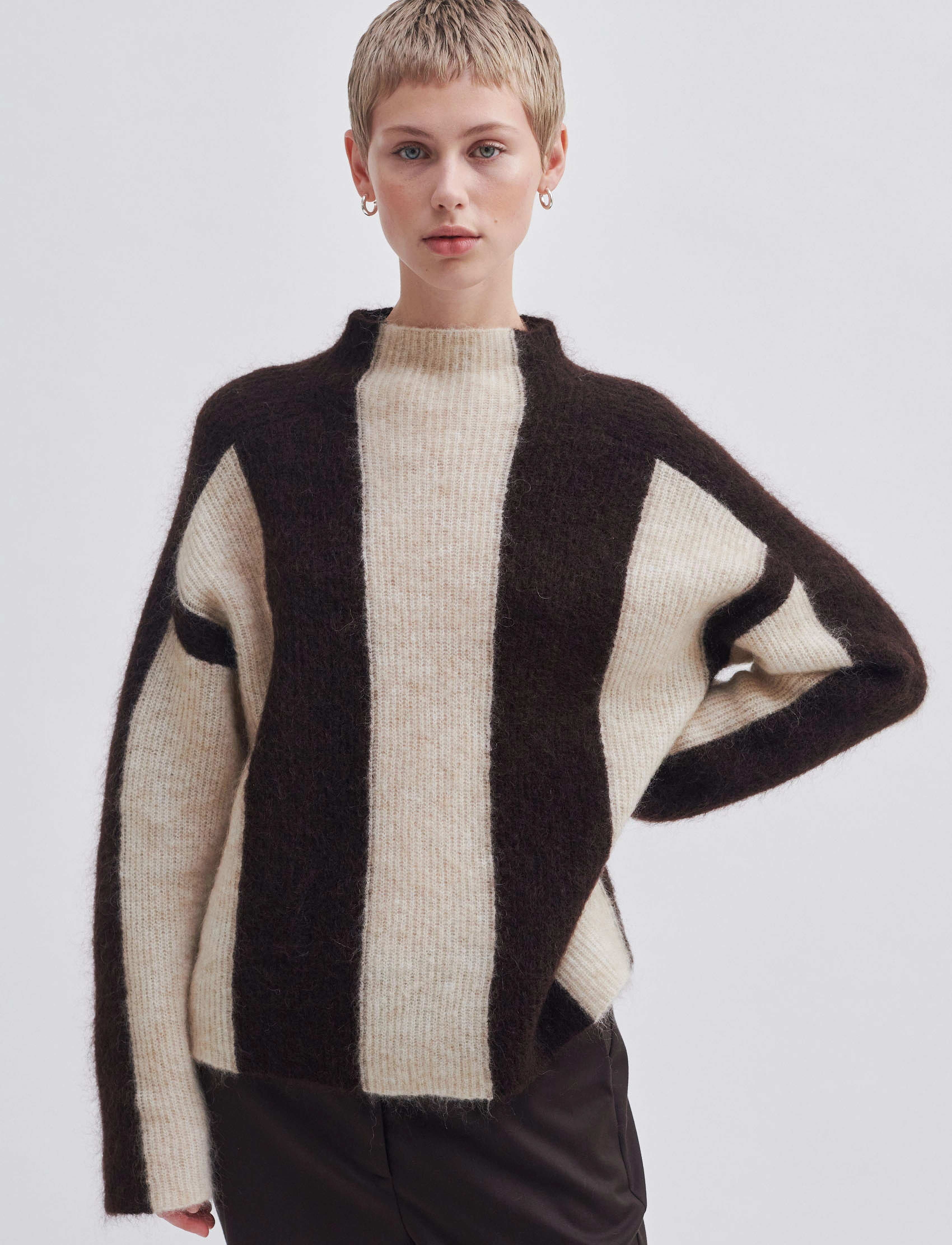 Second Female - Hertha Knit T-Neck - molÉ - 2