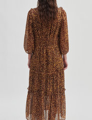 Second Female - Nutmeg Dress - sukienki do kolan i midi - deep mahogany - 6