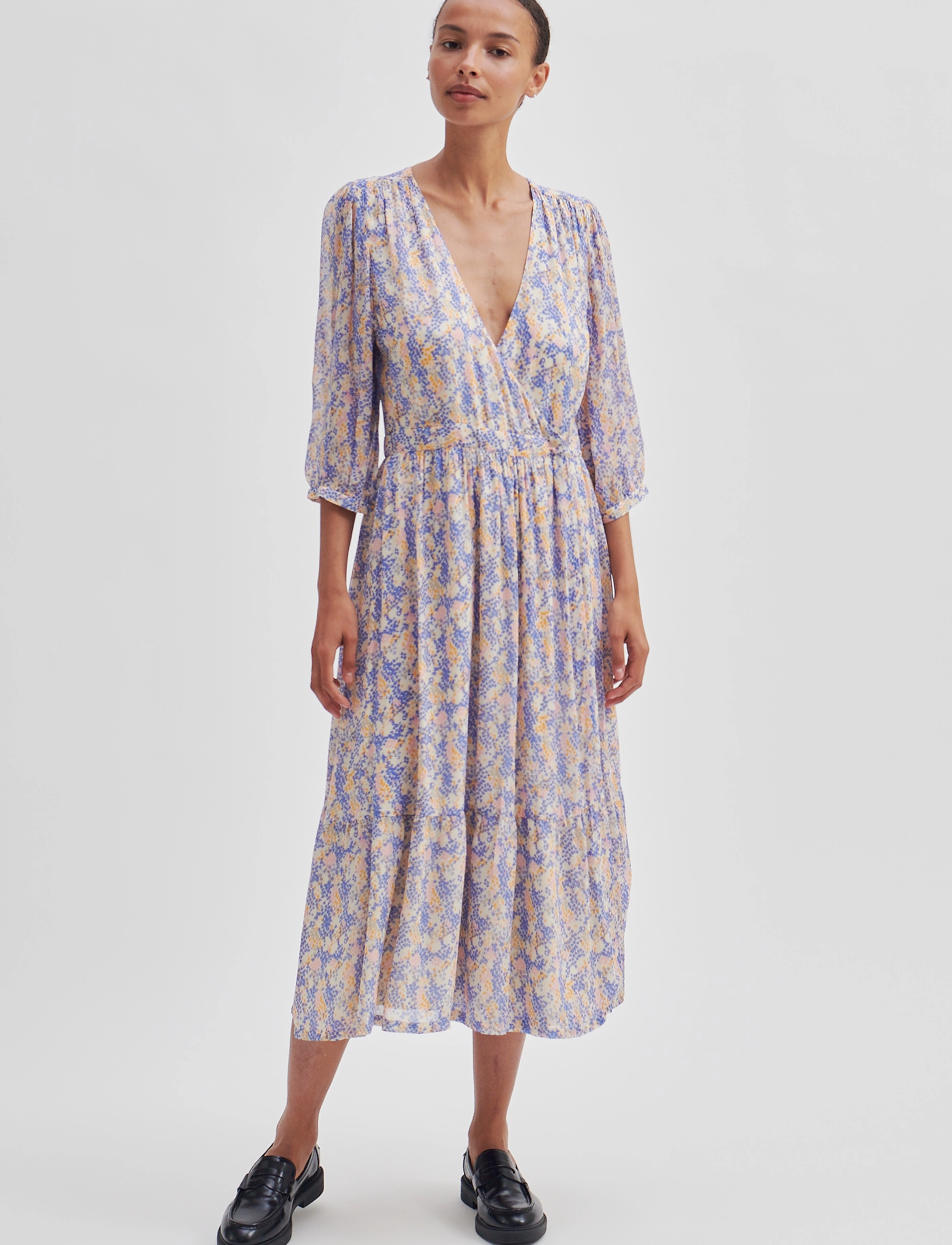 Second Female Poppi Midi Dress - Omlottklänning - AMPARO BLUE / blue