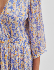 Second Female - Poppi Midi Dress - summer dresses - amparo blue - 5