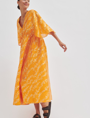 Second Female - Honesty Dress - festtøj til outletpriser - apricot - 5