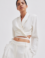 Second Female - Lino Cropped Blazer - juhlamuotia outlet-hintaan - antique white - 2