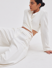 Second Female - Lino Cropped Blazer - festkläder till outletpriser - antique white - 3