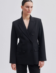Second Female - Evie Fitted Blazer - vakarėlių drabužiai išparduotuvių kainomis - black - 4