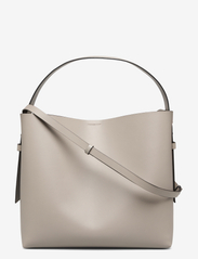 Second Female - Leata Maxi Leather Bag - festtøj til outletpriser - roasted cashew - 0