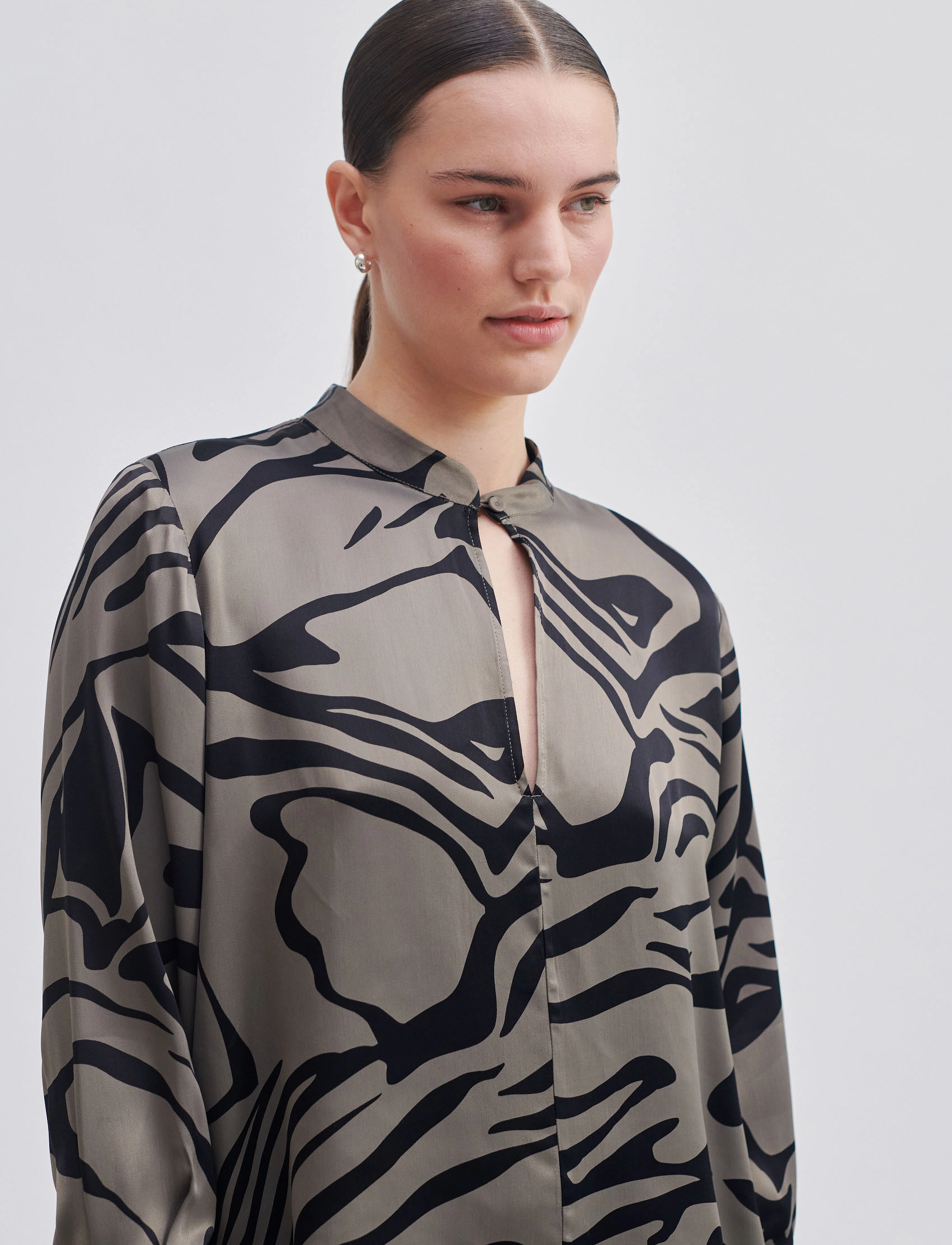 Second Female - Zebra Blouse - blūzes ar garām piedurknēm - bungee cord - 3