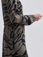 Second Female - Zebra Dress - sukienki kopertowe - bungee cord - 4