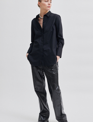Second Female - Amillia Trousers - leather trousers - black - 3