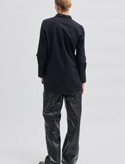 Second Female - Amillia Trousers - leather trousers - black - 4