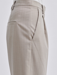 Second Female - Pinnia Trousers - tailored trousers - roasted cashew - 2