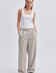 Second Female - Pinnia Trousers - tailored trousers - roasted cashew - 3