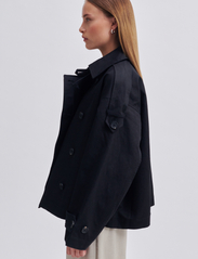Second Female - Wallie Short Jacket - kevättakit - black - 4