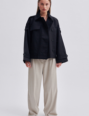 Second Female - Wallie Short Jacket - kevättakit - black - 5