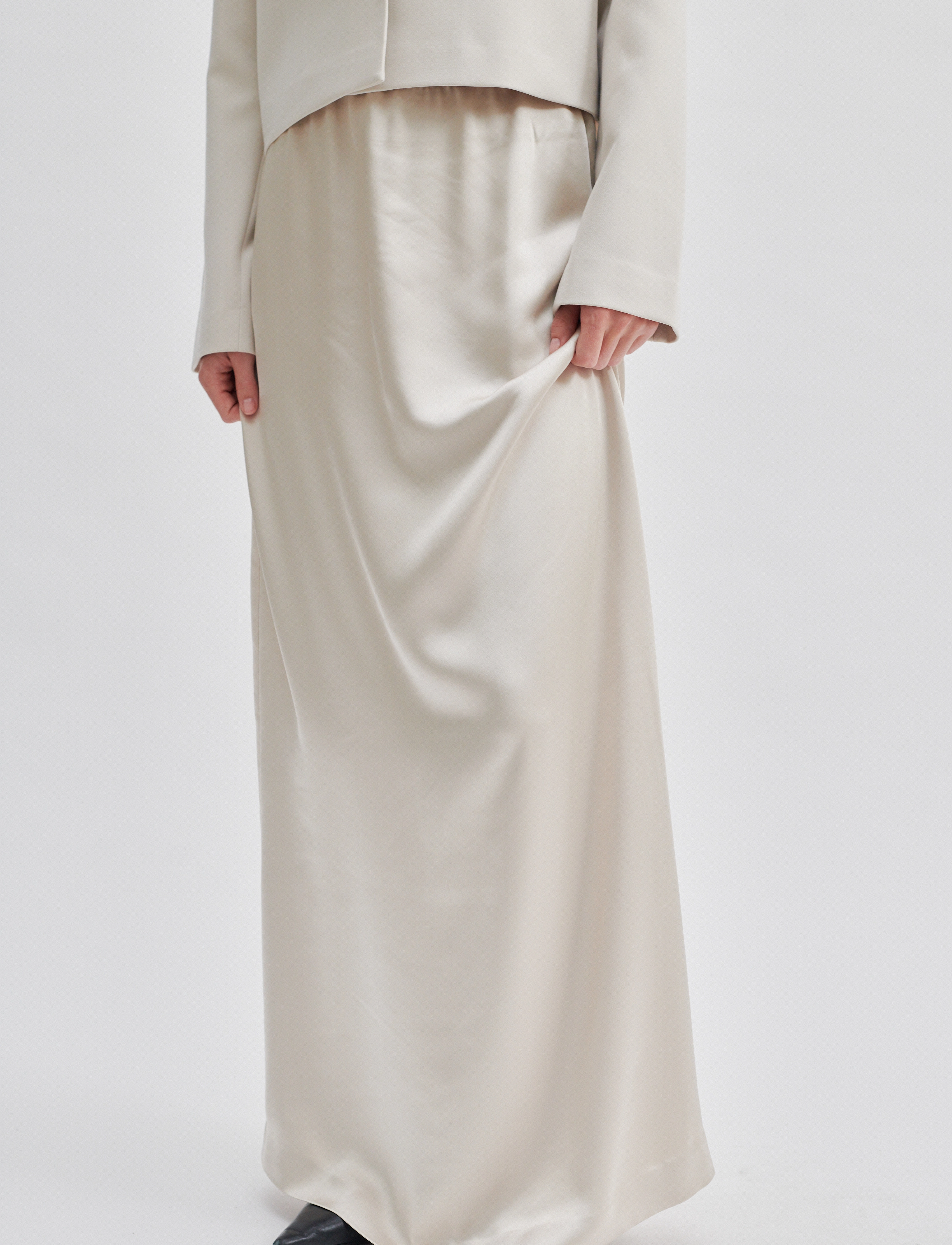 Second Female - Odile Maxi Skirt - satinnederdele - pumice stone - 3