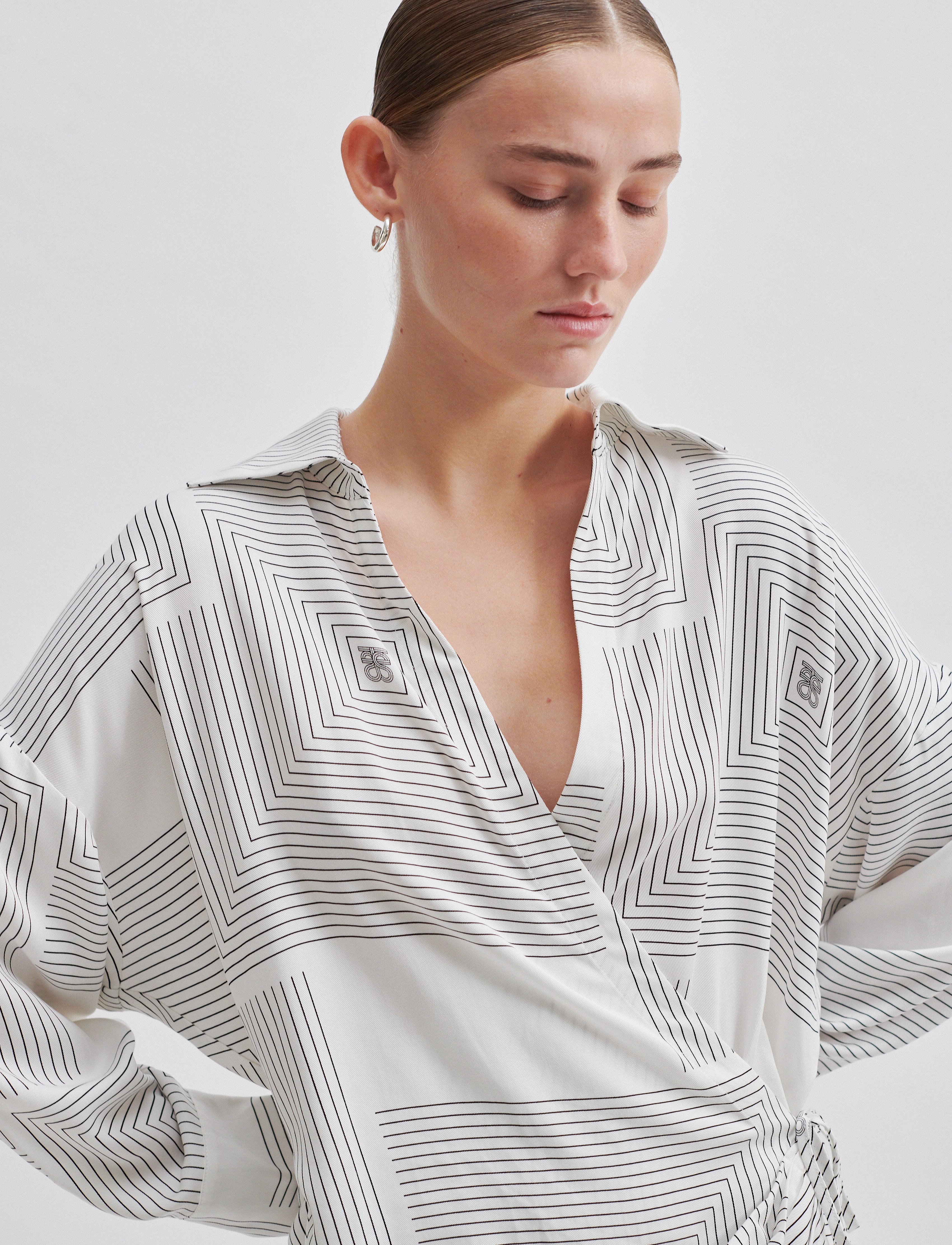 Second Female - Tiarra Dress - slå-om-kjoler - vaporous white - 5