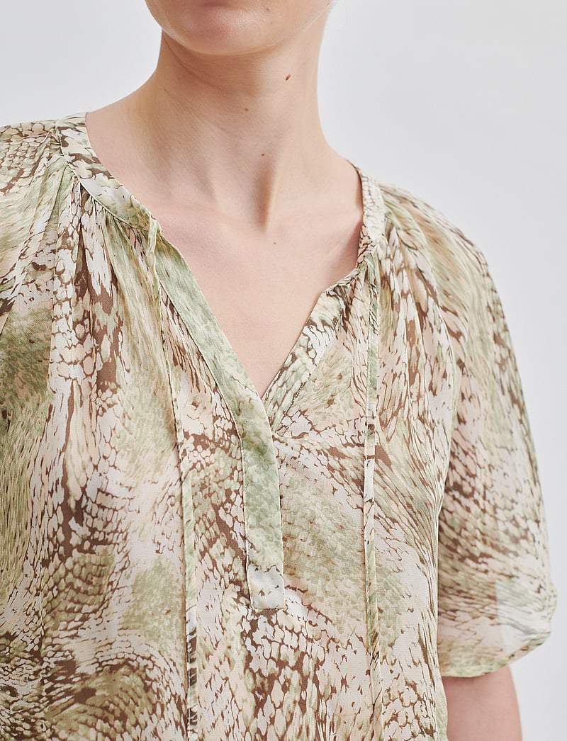 Second Female - Relia Blouse - short-sleeved blouses - tea - 2