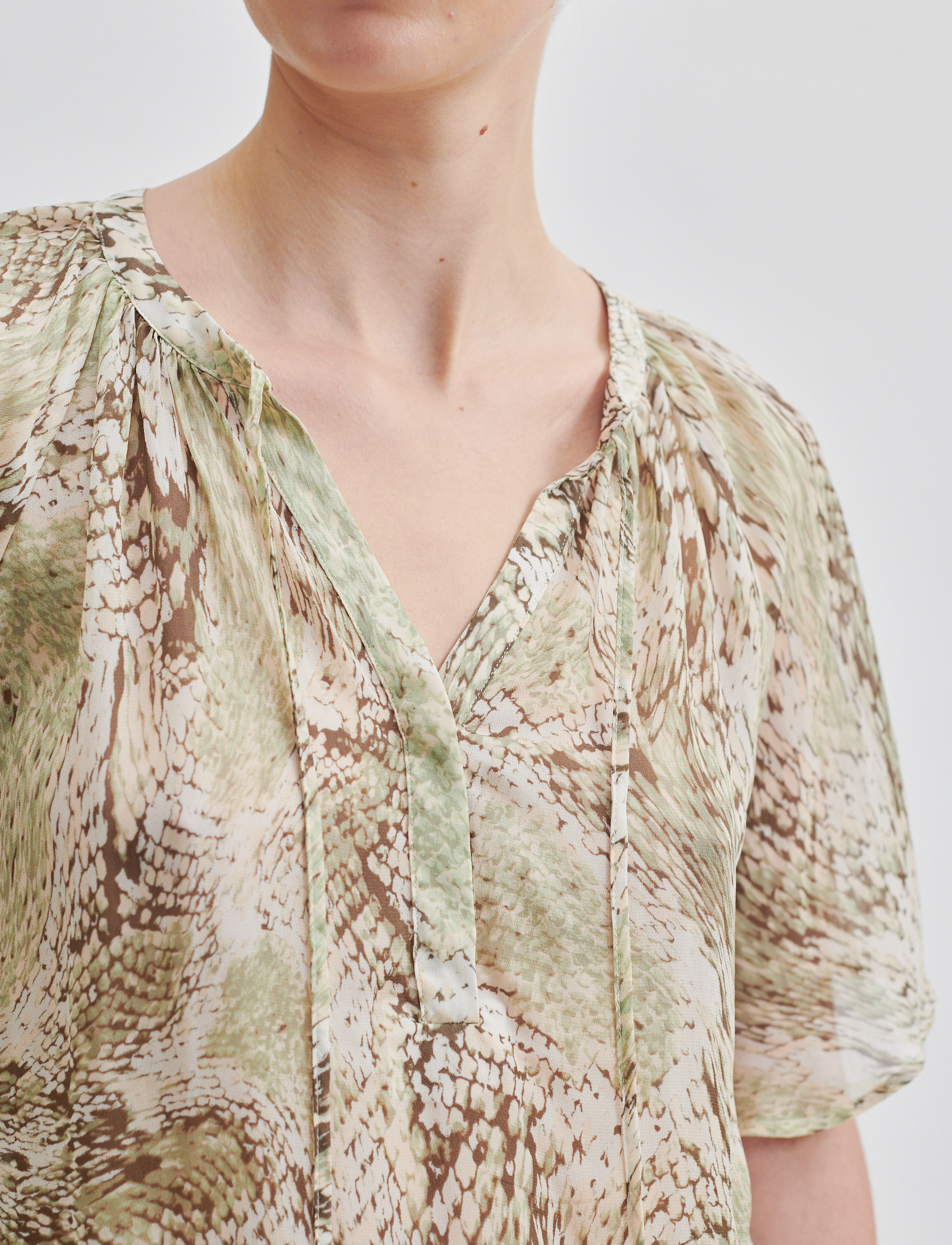 Second Female - Relia Blouse - short-sleeved blouses - tea - 2