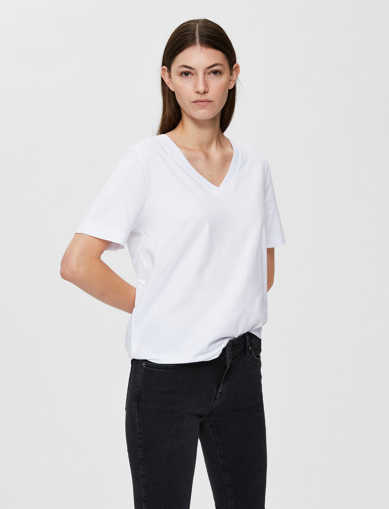Selected Femme - SLFSTANDARDS V-NECK TEE - t-shirts - bright white - 0