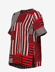 Selected Femme - SLFMYLA-DIANA 2/4 AOP TOP B - short-sleeved blouses - orange.com - 2