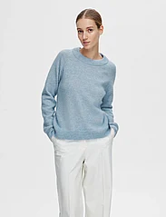 Selected Femme - SLFLULU LS KNIT O-NECK B NOOS - džemperiai - cashmere blue - 1