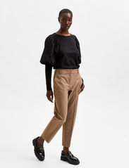 Selected Femme - SLFRIA MW CROPPED PANT CAMEL MEL B NOOS - tailored trousers - camel - 5