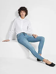 Selected Femme - SLFSOPHIA MW SKINNY MID BLUE JEAN U NOOS - skinny jeans - medium blue denim - 5