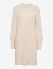 Selected Femme - SLFLINNA-MIA LS KNIT O-NECK DRESS B - strikkede kjoler - sandshell - 0