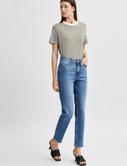 Selected Femme - SLFAMY HW SLIM CHAMBLY BLU JEANS U - slim fit jeans - medium blue denim - 6