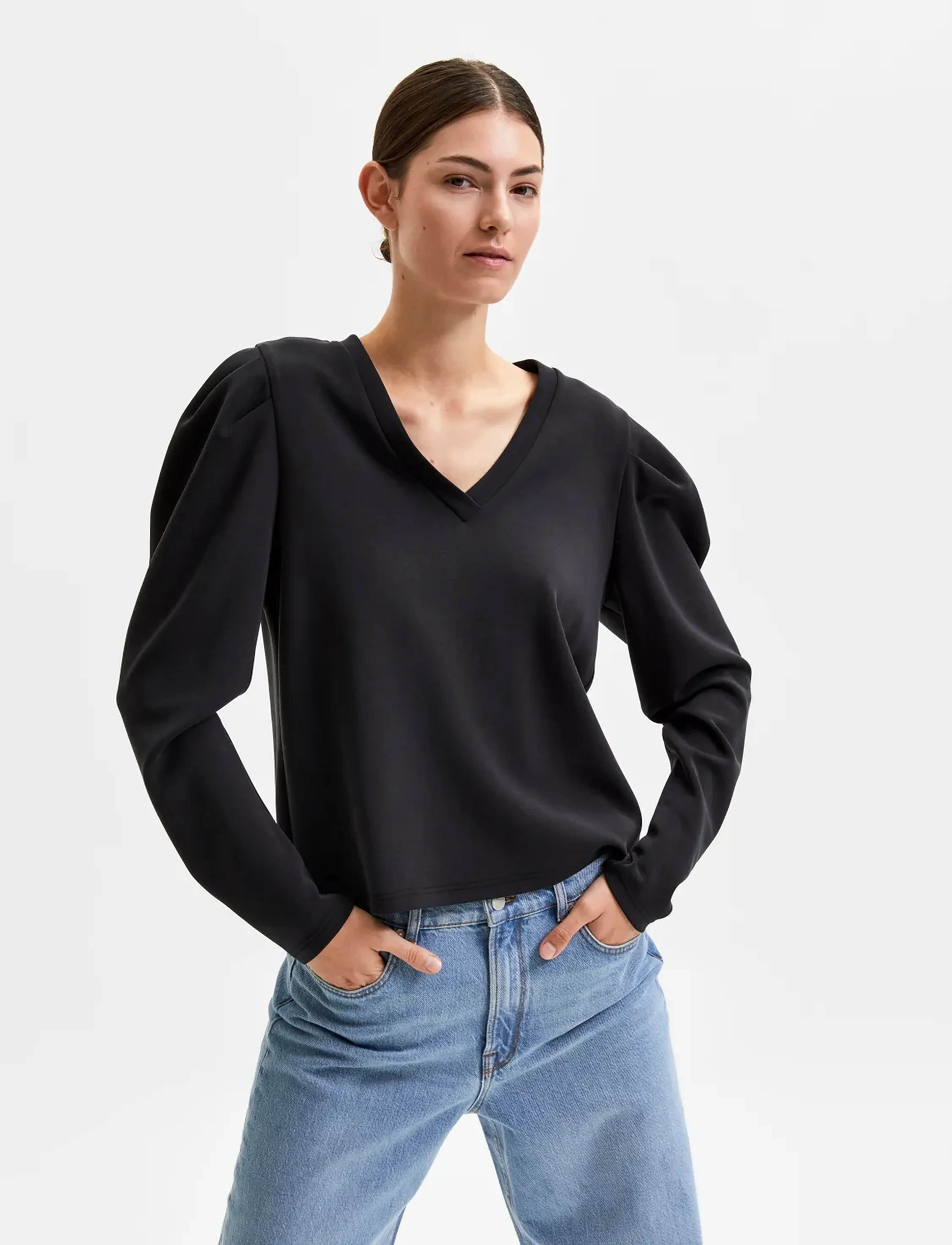 Selected - SLFLORA LS V-NECK SWEAT TOP B - t-shirts & tops - black - 4