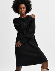 Selected Femme - SLFLULU LS KNIT DRESS O-NECK B NOOS - neulemekot - black - 5