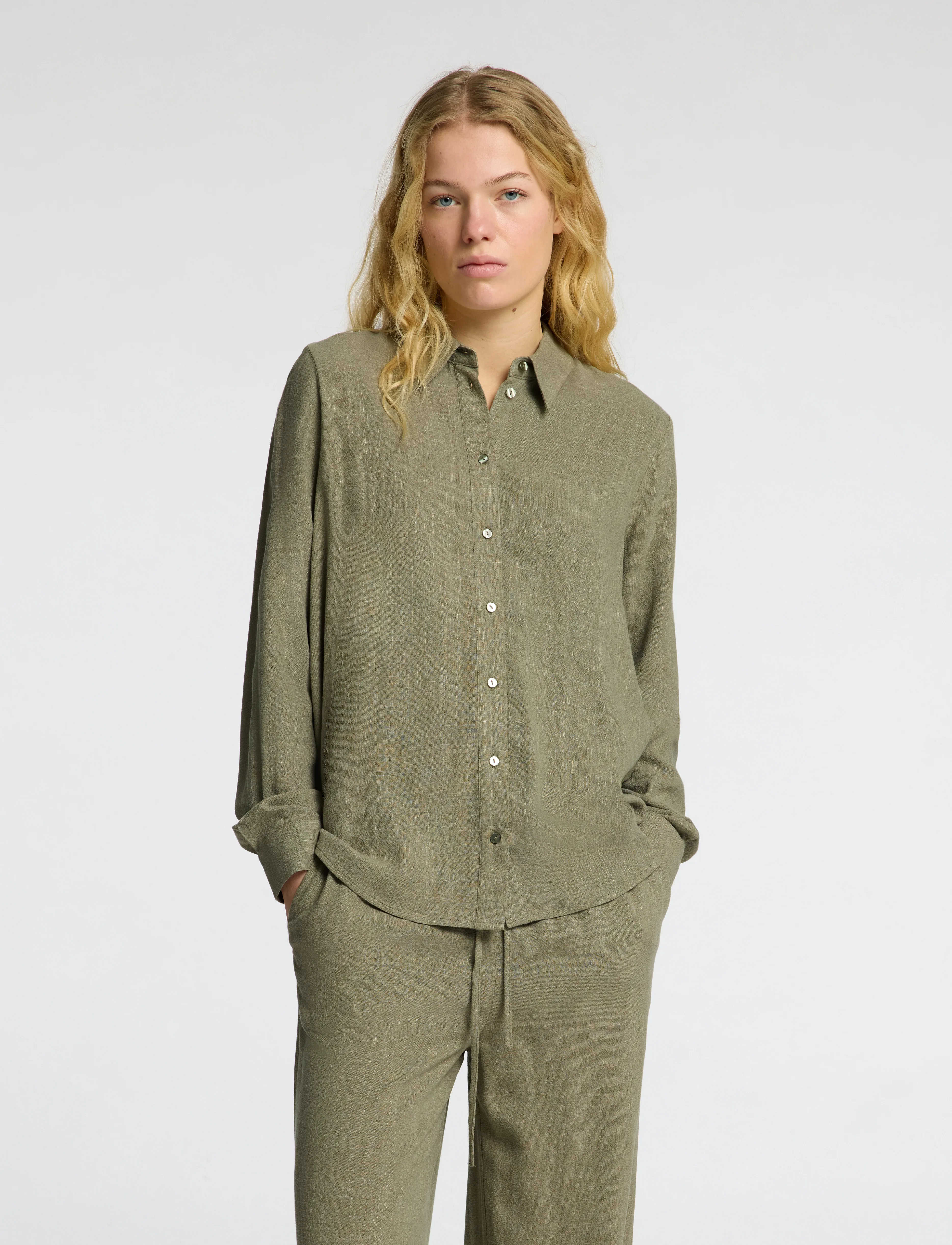 Selected SLFVIVA LS SHIRT - Skjorter - VETIVER / green