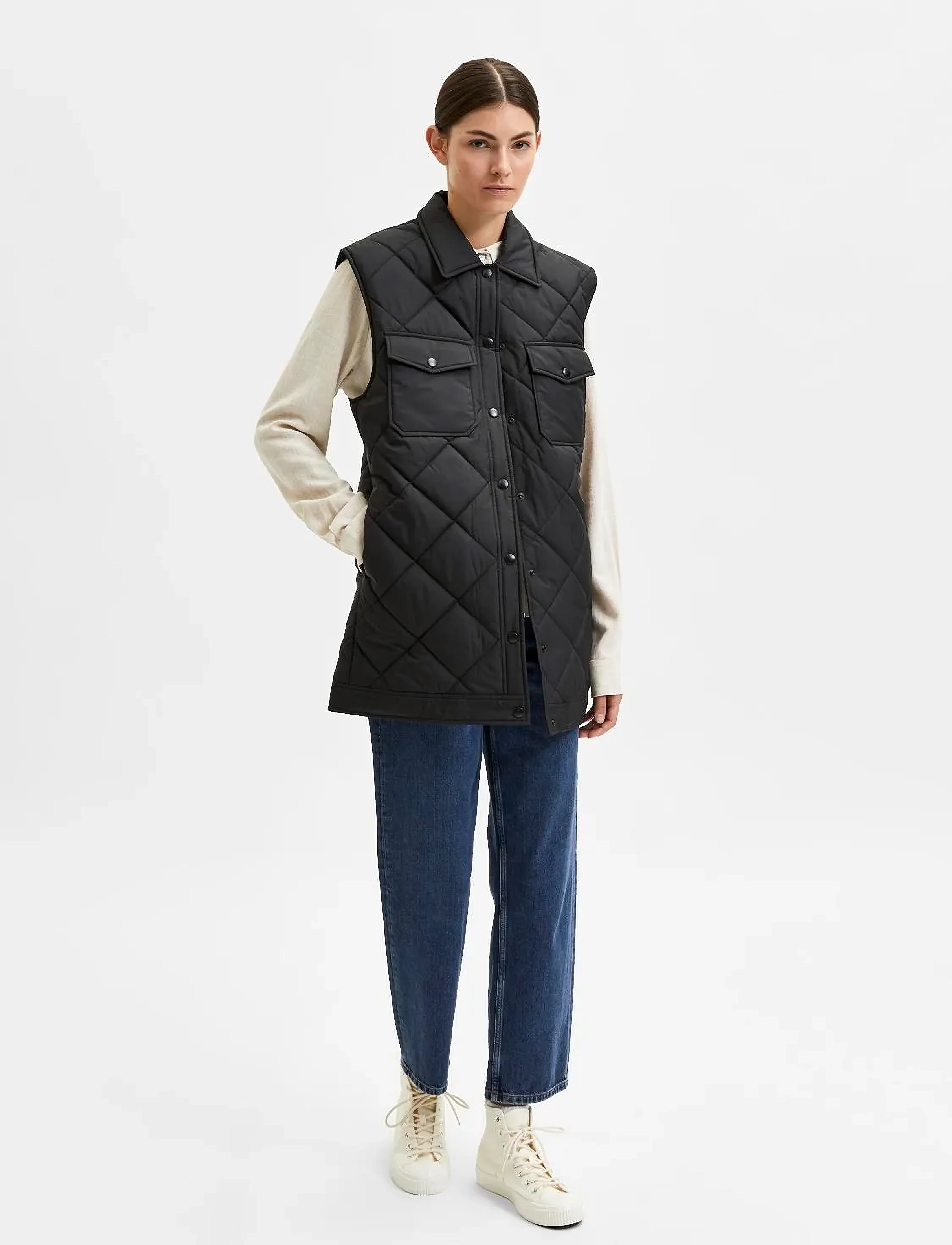 Selected - SLFTINNA LONG QUILTED VEST - gefütterte westen - black - 4
