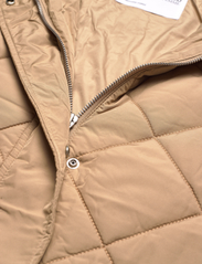 Selected Femme - SLFNADINA COAT B NOOS - quilted jackets - cornstalk - 2
