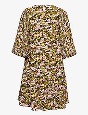 Selected Femme - SLFEVIE 3/4 PLISSE DRESS B - korte kjoler - dark citron - 1