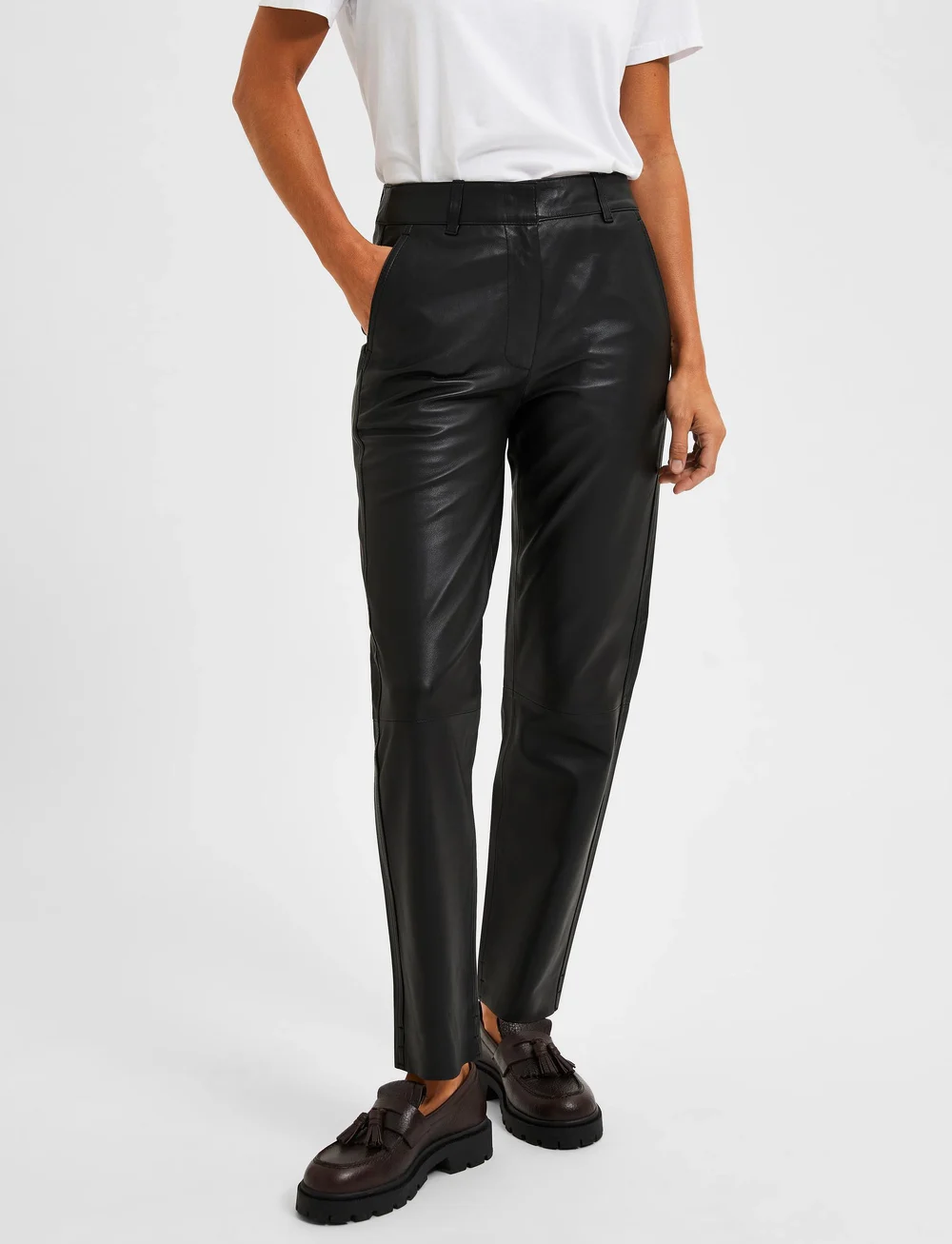 Selected - SLFMARIE MW LEATHER PANTS B NOOS - skinnbyxor - black - 0