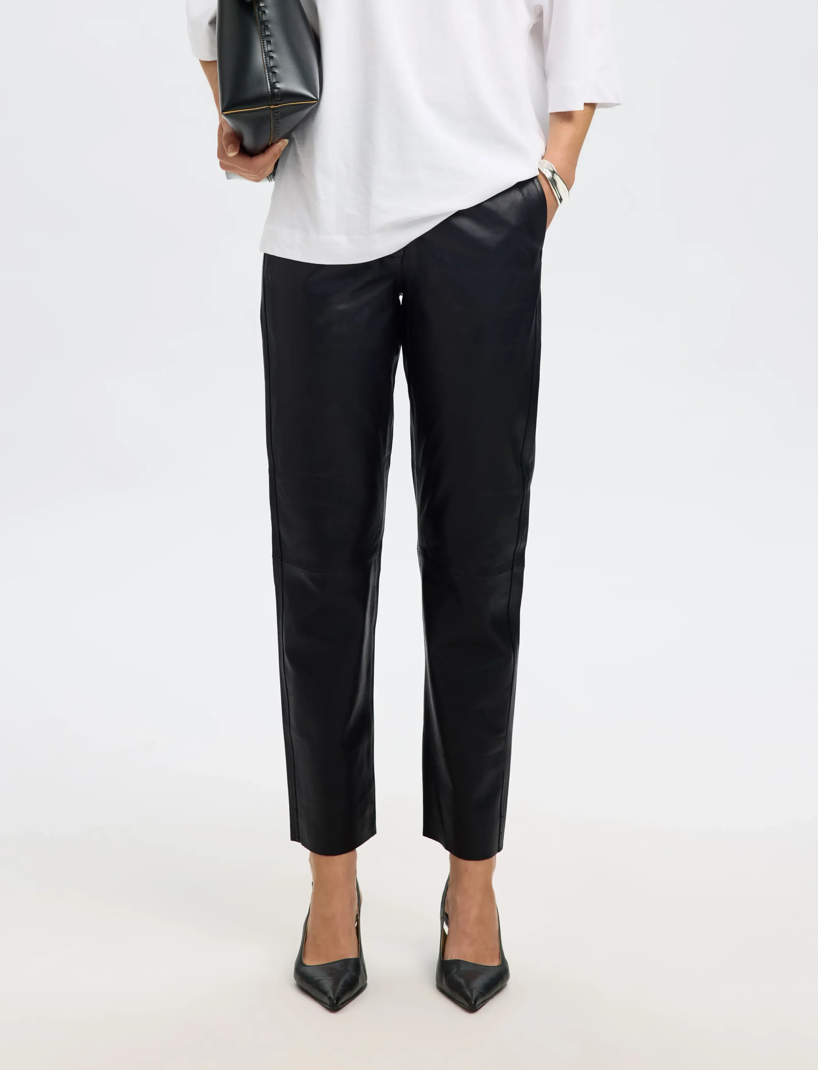 Selected SLWMARIE MW LEATHER PANTS B NOOS - Bukser - BLACK / black