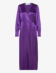 Selected Femme - SLFLYRA LS ANKLE WRAP DRESS B - wrap dresses - acai - 0