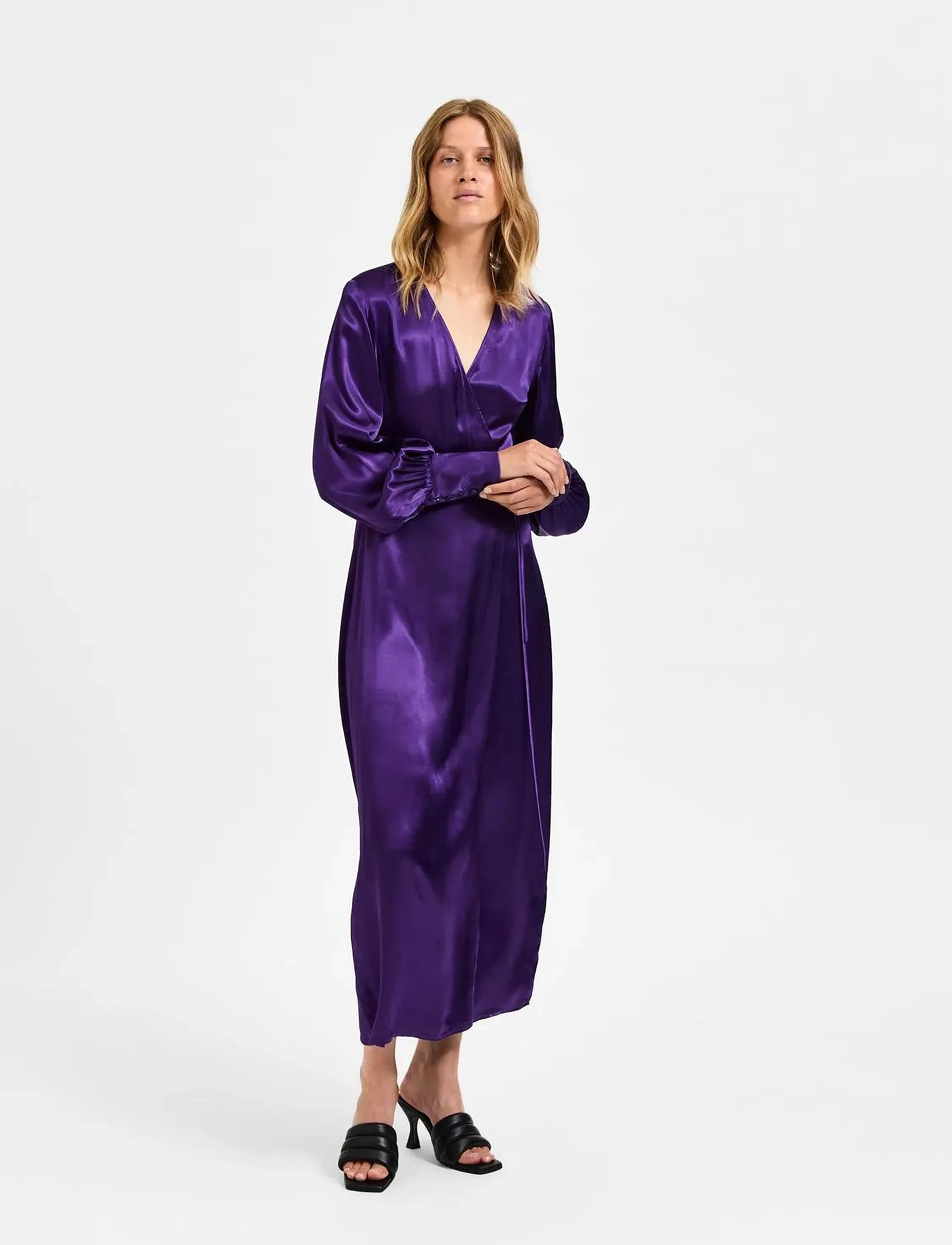 Selected - SLFLYRA LS ANKLE WRAP DRESS B - slå-om-kjoler - acai - 4