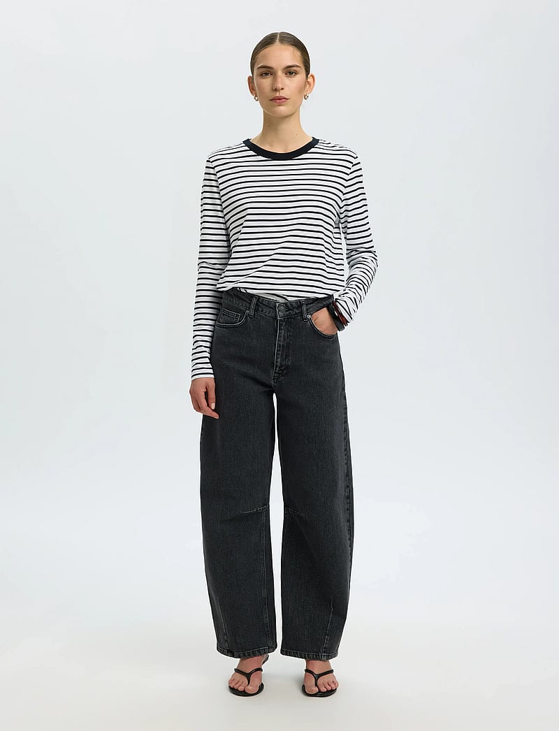 Selected - SLWESSENTIAL LS STRIPED O-NECK TEE NOOS - langärmlige tops - black - 3