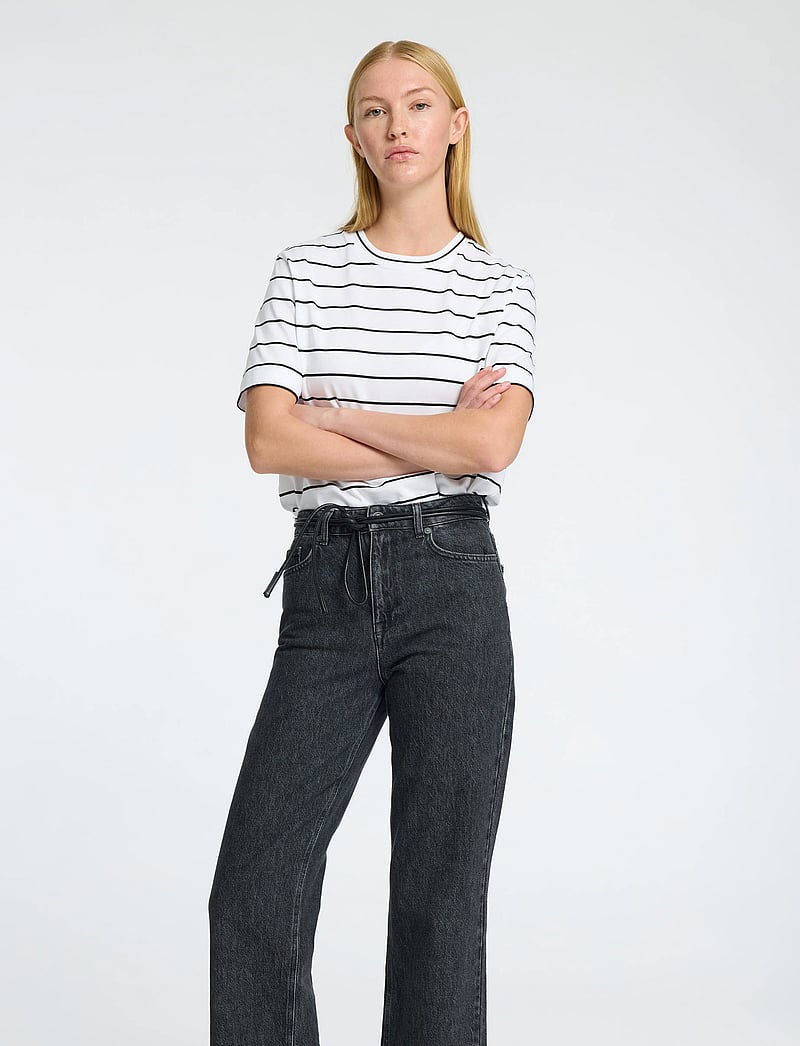 Selected - SLFESSENTIAL SS STRIPED BOXY TEE NOOS - t-särgid - bright white - 3