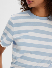 Selected Femme - SLFESSENTIAL SS STRIPED BOXY TEE NOOS - laveste priser - cashmere blue - 4