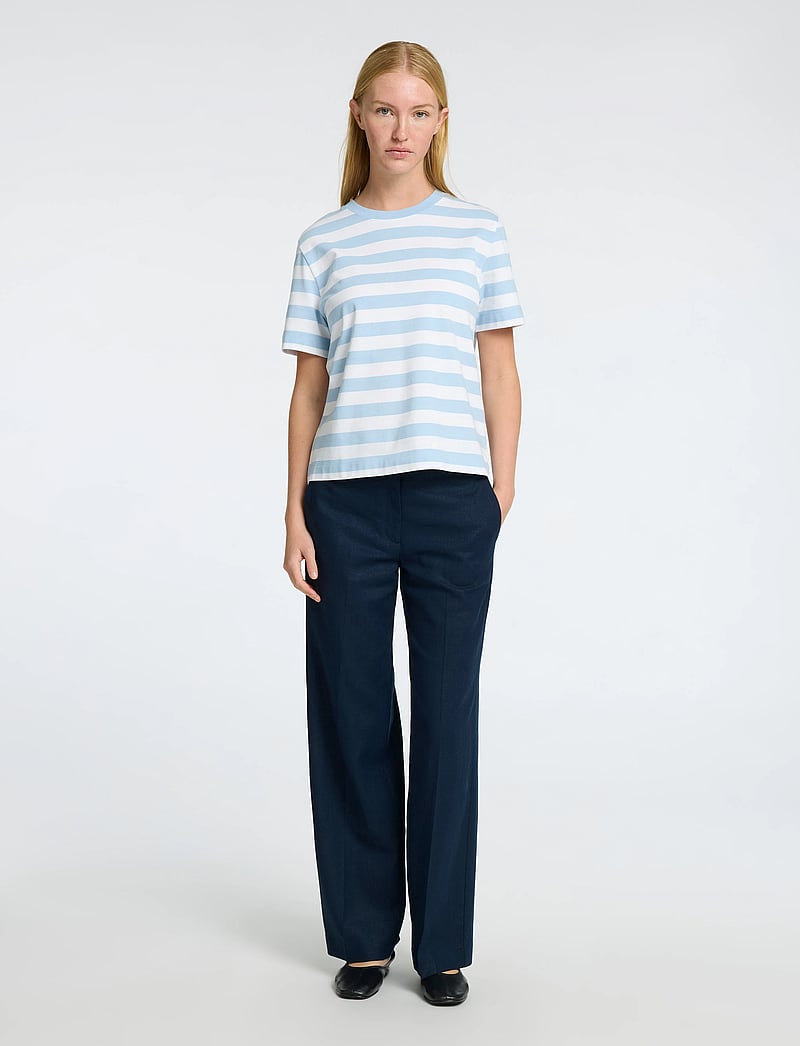 Selected - SLWESSENTIAL SS STRIPED BOXY TEE NOOS - t-shirts - cashmere blue - 0