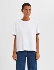 Selected Femme - SLFESSENTIAL SS BOXY TEE NOOS - najniższe ceny - bright white - 2