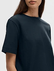 Selected Femme - SLFESSENTIAL SS BOXY TEE NOOS - t-shirts - dark sapphire - 6