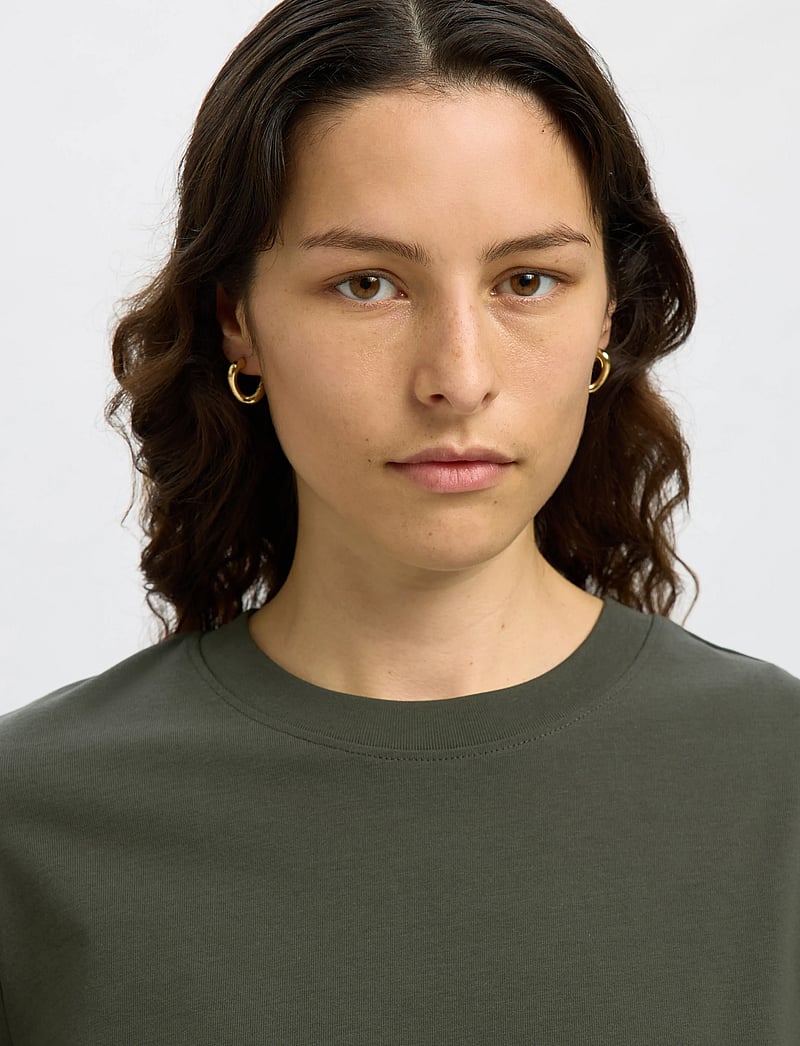 Selected - SLWESSENTIAL SS BOXY TEE NOOS - t-shirts - deep depths - 5