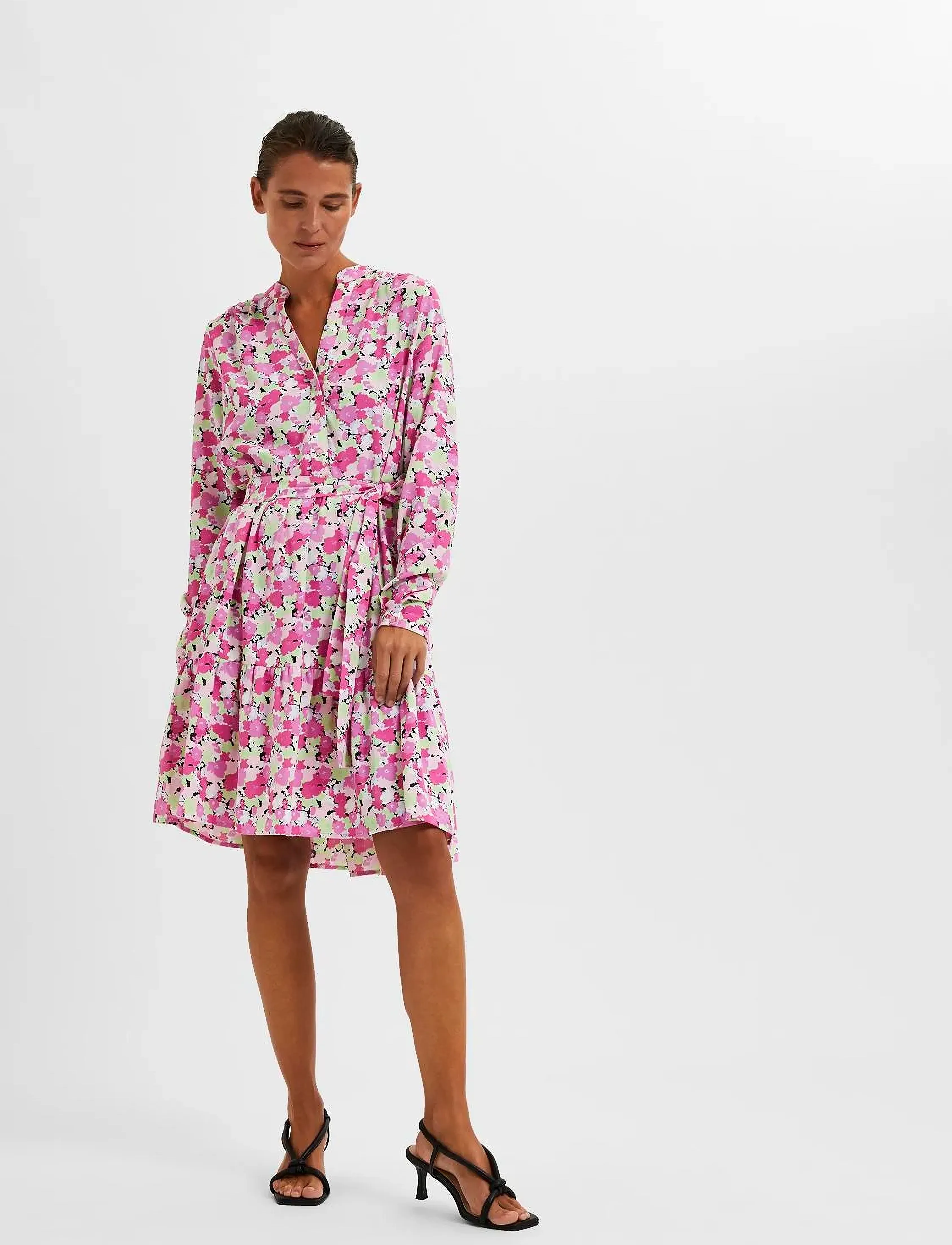 Selected - SLFMIVI LS SHORT AOP DRESS B NOOS - hemdkleider - black - 4